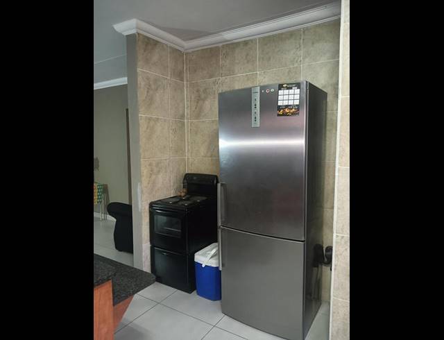 3 BEDROOM COMPLEX FOR SALE IN BOKSBURG NORTH